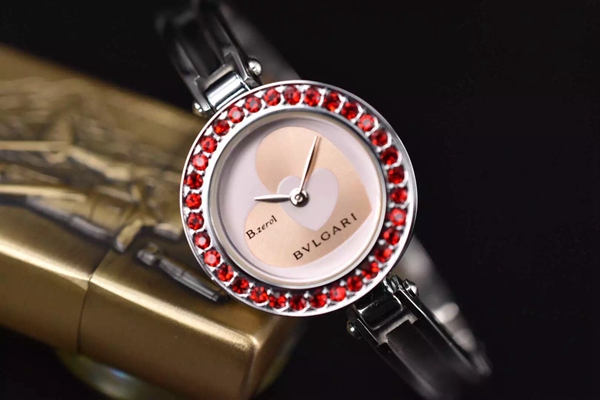 ブルガリ時計正面デザイン